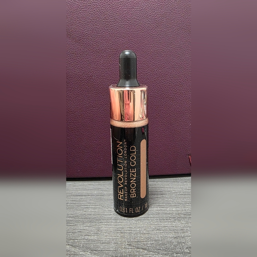 Makeup Revolution Bronze Gold Liquid Illuminator Glow Drops